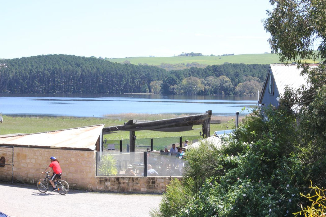 Premium Lunch With Live Music At Smiling Samoyed Brewery