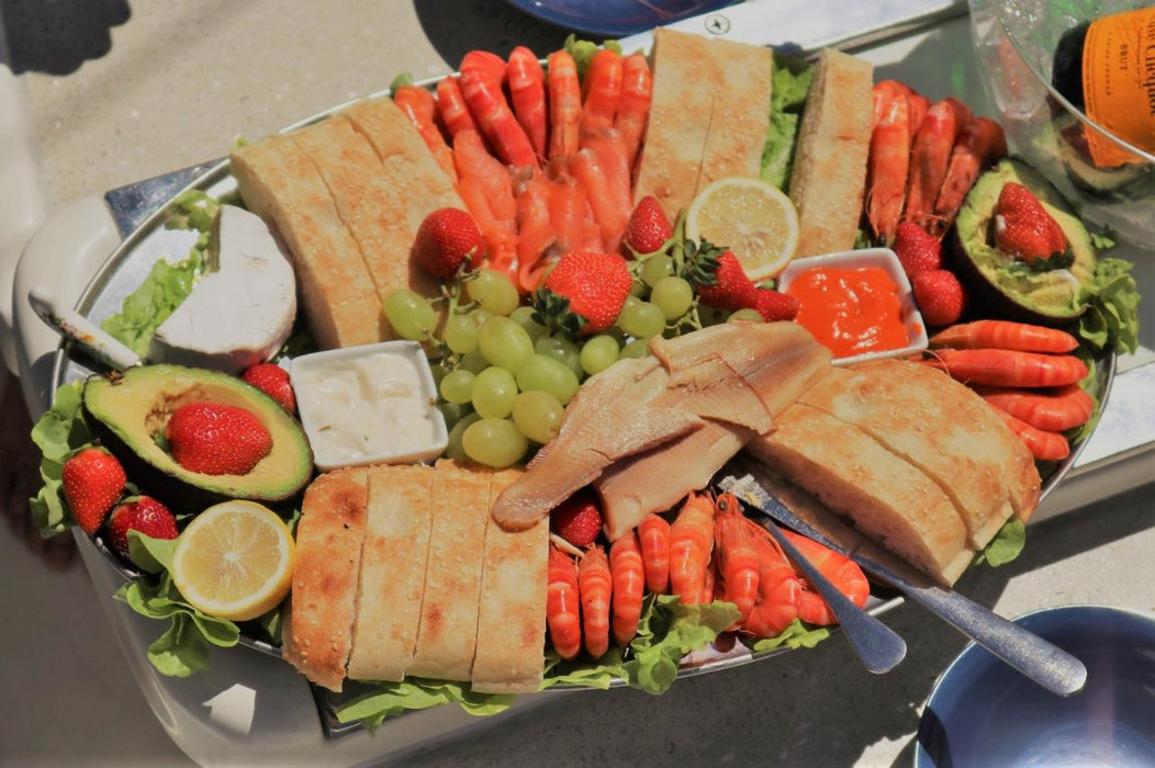 2.5-Hour Skippered Yacht Charter & Platter