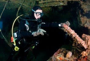 Double Dive: Ex - Hmas Brisbane Wreck - We Wander