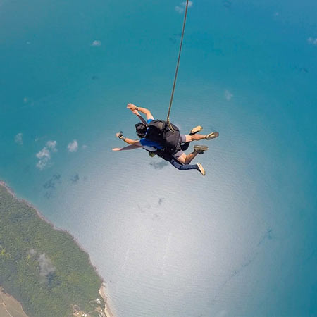 Cairns Tandem Skydive Up To 14,000Ft - Free Bus Transfers