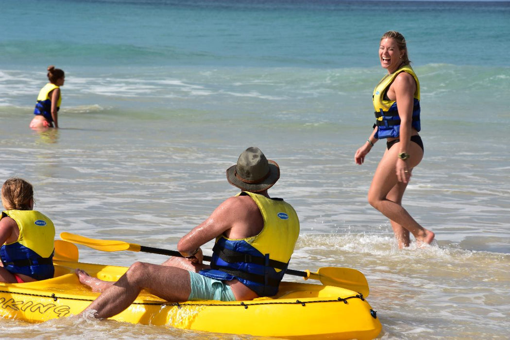 Noosa Dolphin View Sea Kayak & Beach 4X4 Adventure - Day Tour