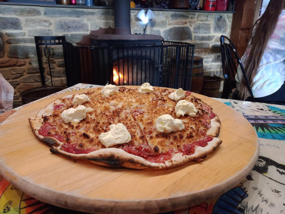 Premium Lunch With Live Music At Smiling Samoyed Brewery - We Wander