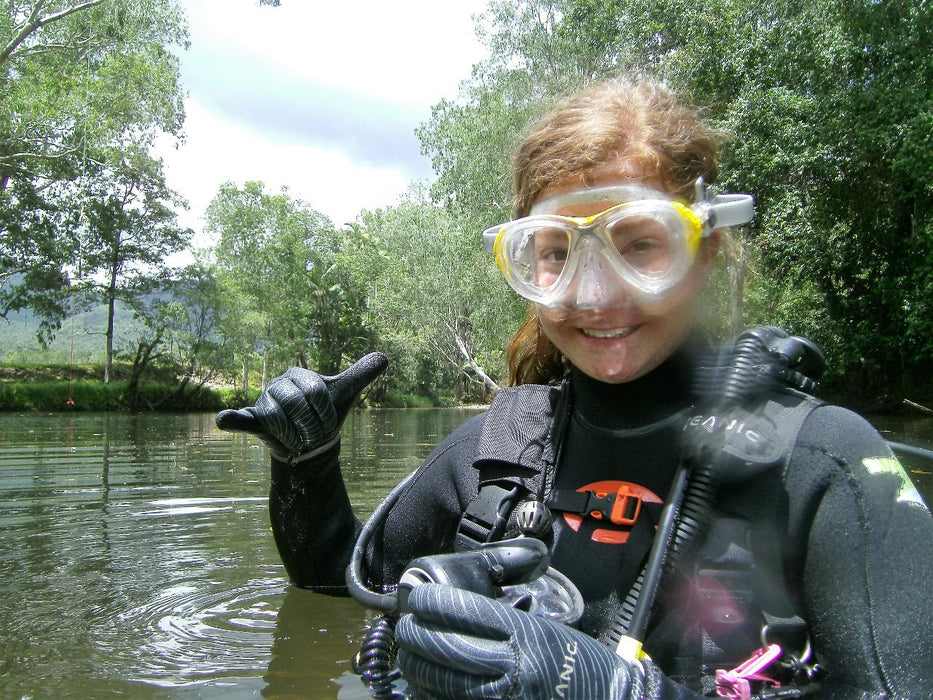 Rainforest Platypus Dive - We Wander