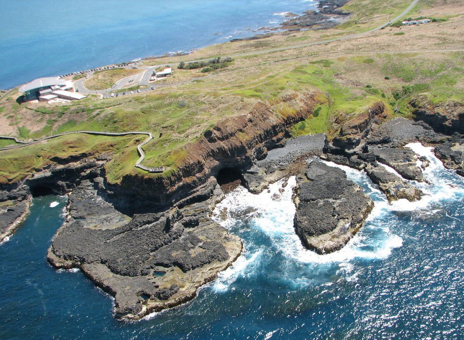 Scenic Flight 4 - Cowes, Seal Rocks, Penguins & Gp Circuit - We Wander