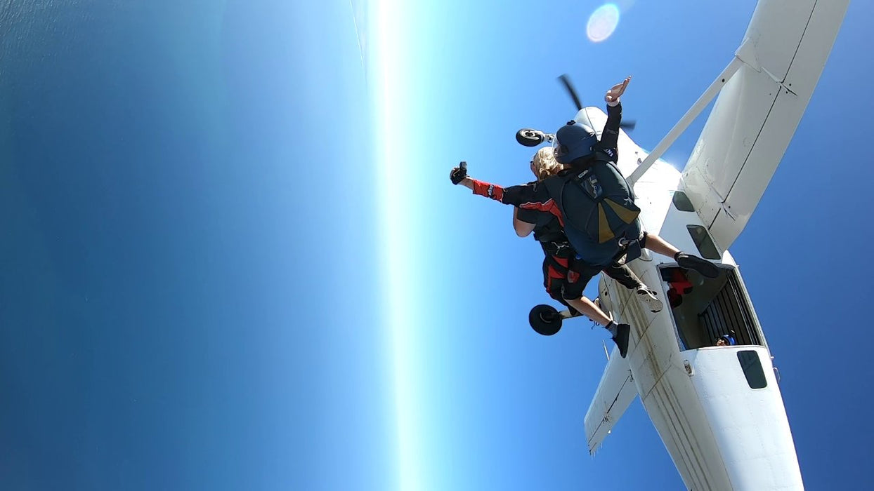 Tandem Skydive Up To 12,000Ft Midweek - We Wander