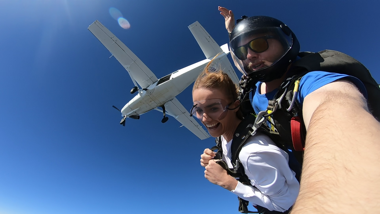 Tandem Skydive Up To 12,000Ft Midweek