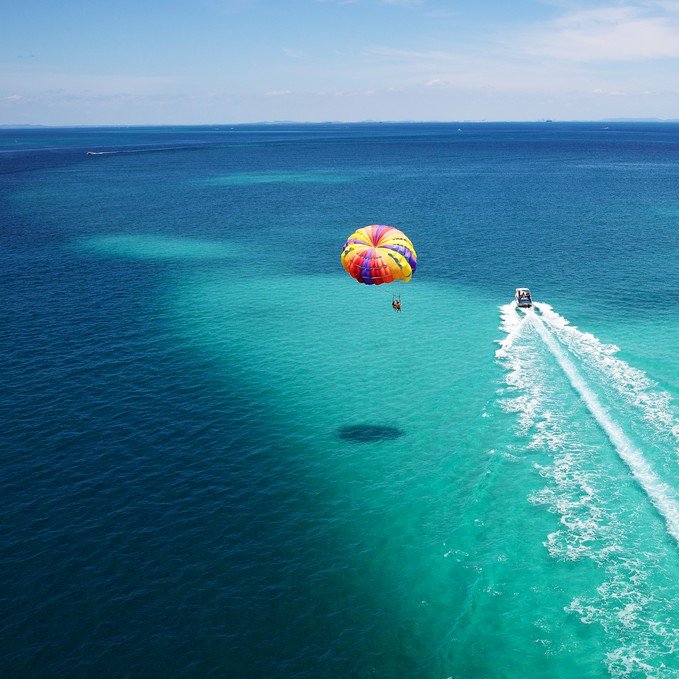 Parasailing In Moreton Island