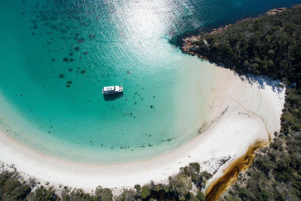 Wineglass Bay Cruises - Vista Lounge - We Wander